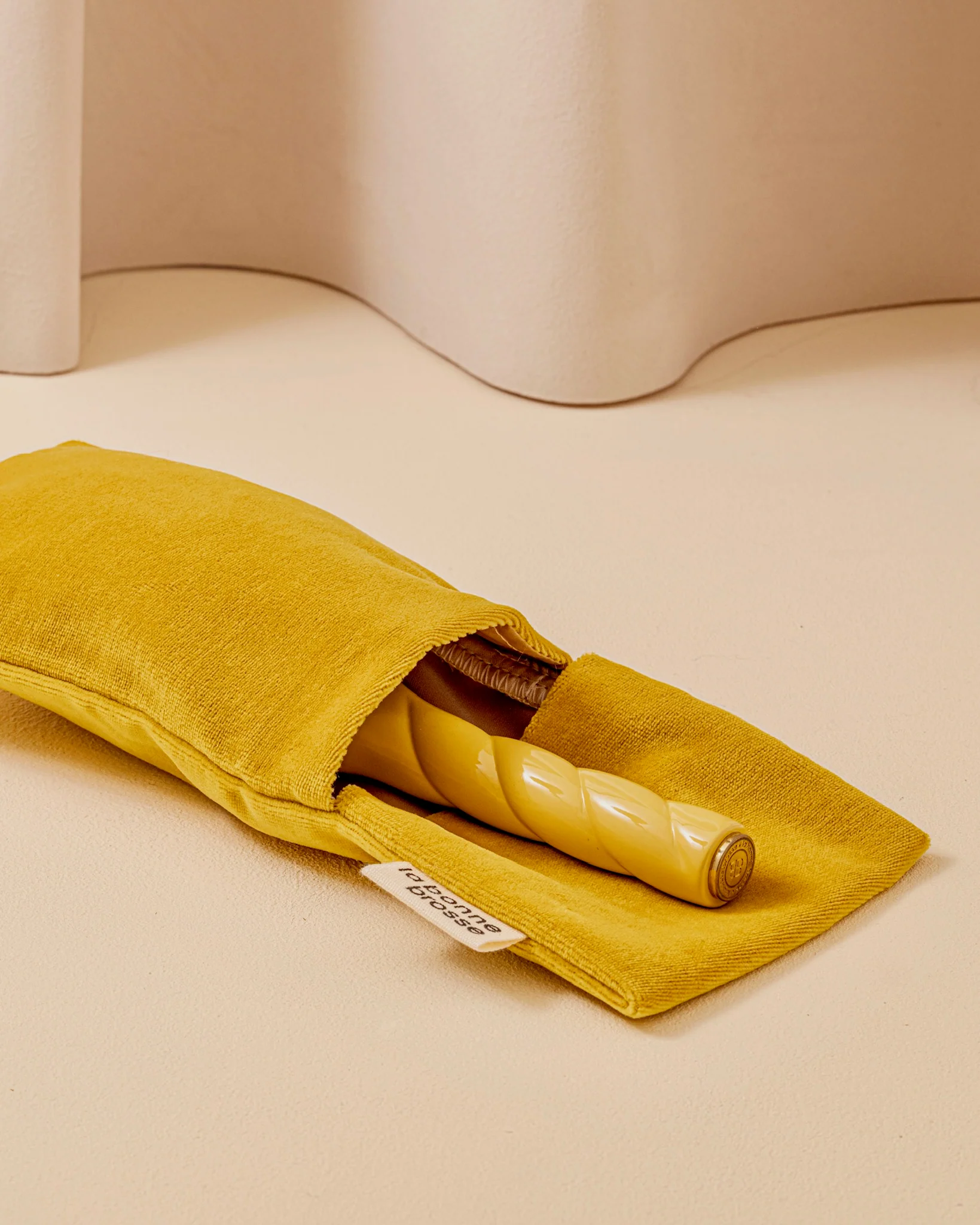 N.01 La Brosse Brillance & Soin l'Universelle Jaune Safran - Image 5