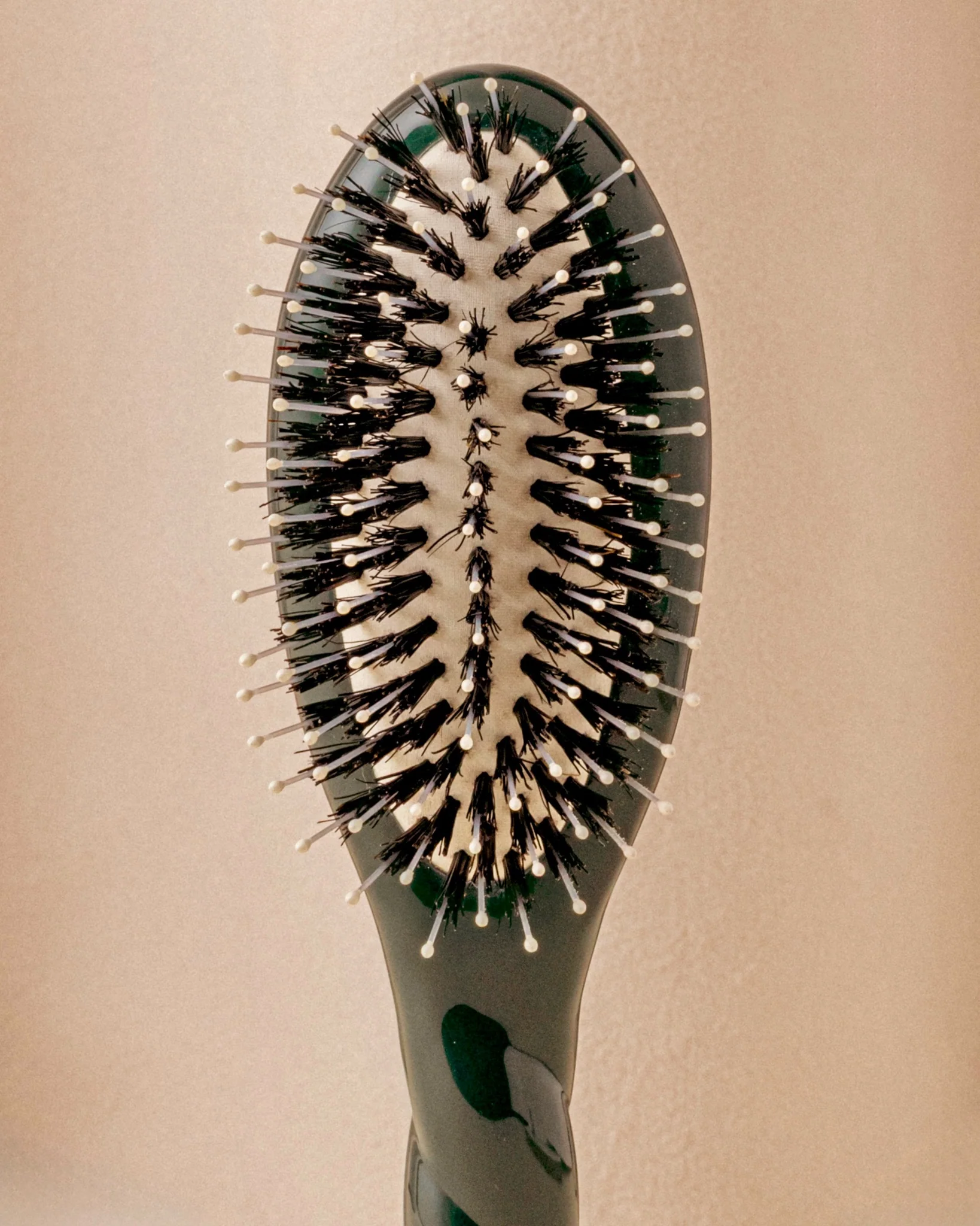 N.03 La Petite Brosse Cuir Chevelu Sensible l'Indispensable Douceur Vert Emeraude - Image 4