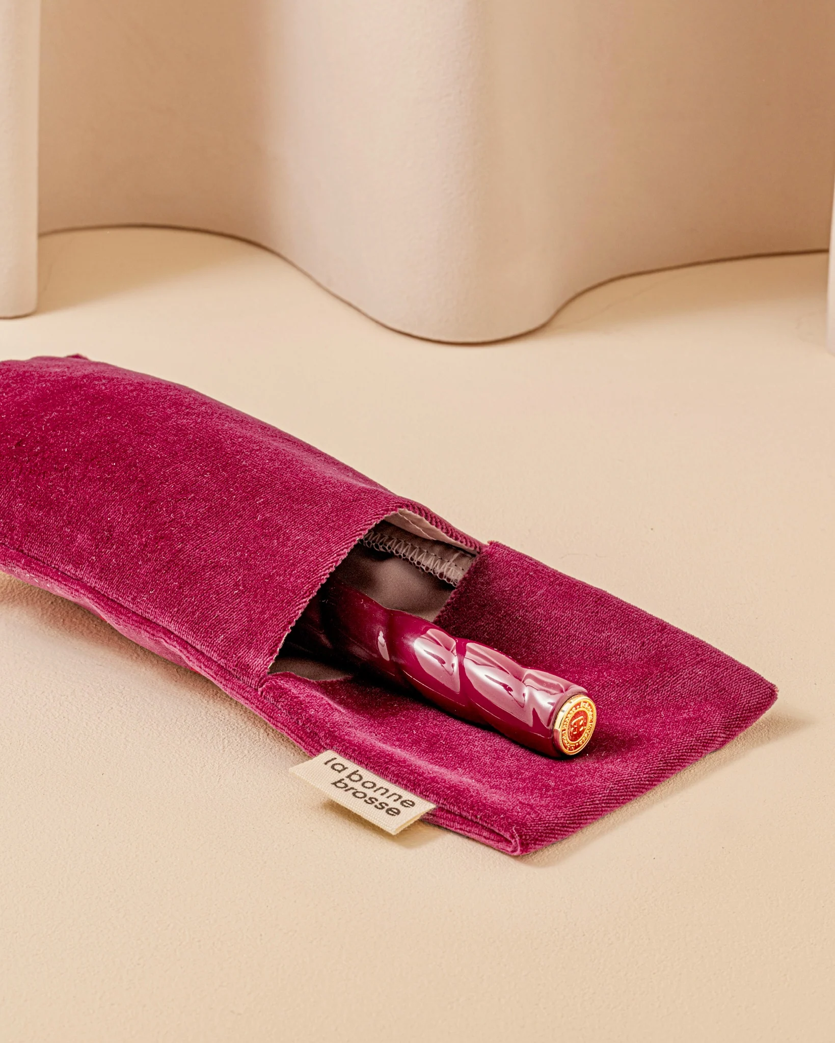 N.04 La Brosse Démêlante & Massante La Miracle Rouge Cerise - Image 5